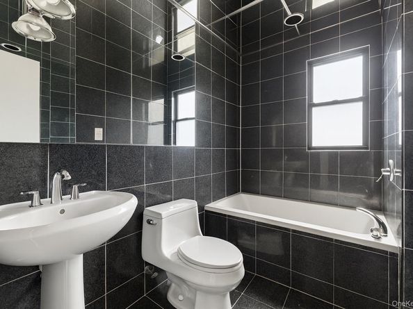19404 110th Road, Saint Albans NY 11412