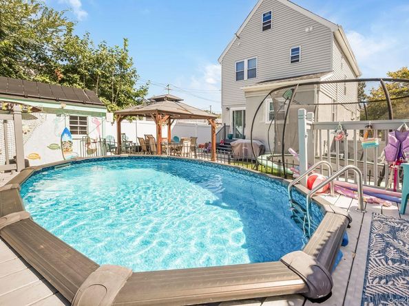 545 Marcellus Road, Williston Park NY 11596