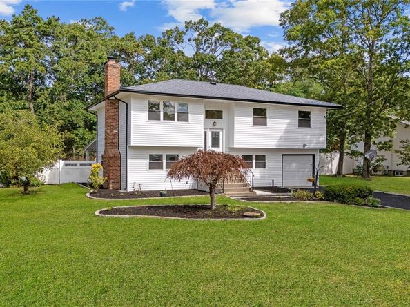 43 Chanel Drive E, Shirley NY 11967