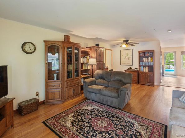 15 Christine Lane, East Northport NY 11731