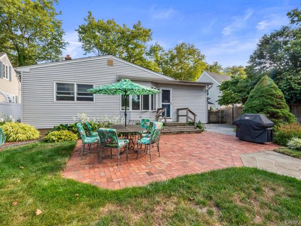 15 Christine Lane, East Northport NY 11731