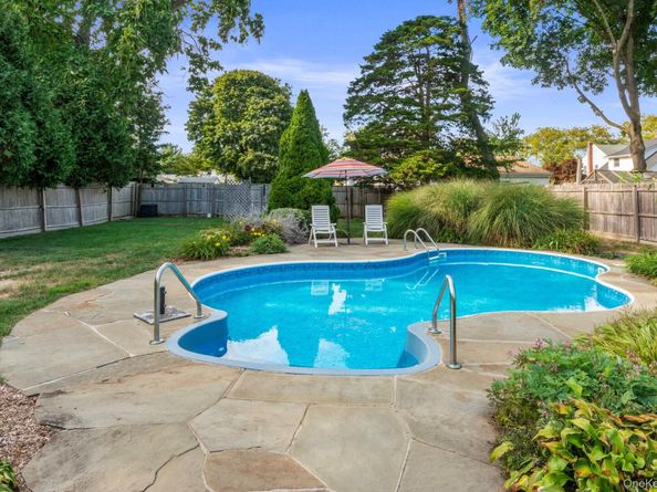 15 Christine Lane, East Northport NY 11731