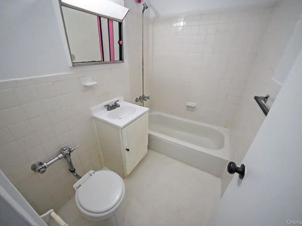 67-50 Thornton Place 4U, Forest Hills NY 11375