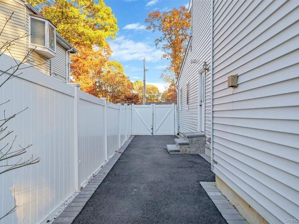 473 N Starlight Drive, Shirley NY 11967