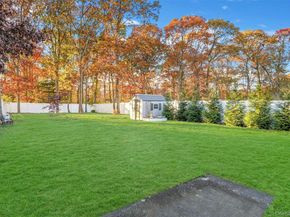 473 N Starlight Drive, Shirley NY 11967