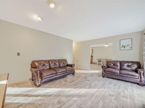 473 N Starlight Drive, Shirley NY 11967
