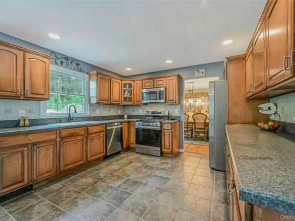 91 Groveland Park Boulevard, Sound Beach NY 11789