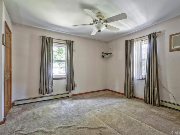 28 Reeves Avenue, Farmingdale NY 11735
