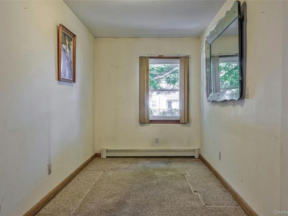 28 Reeves Avenue, Farmingdale NY 11735
