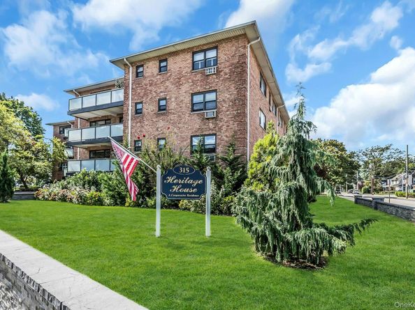 315 Atlantic Avenue 2G, East Rockaway NY 11518