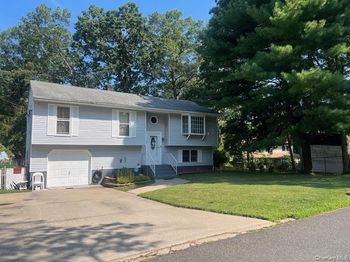 3 Wainscott Drive