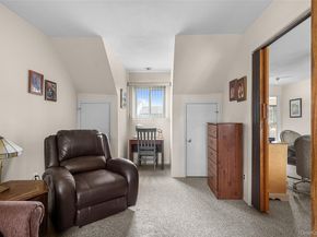 14 Cambridge Drive W, Copiague NY 11726