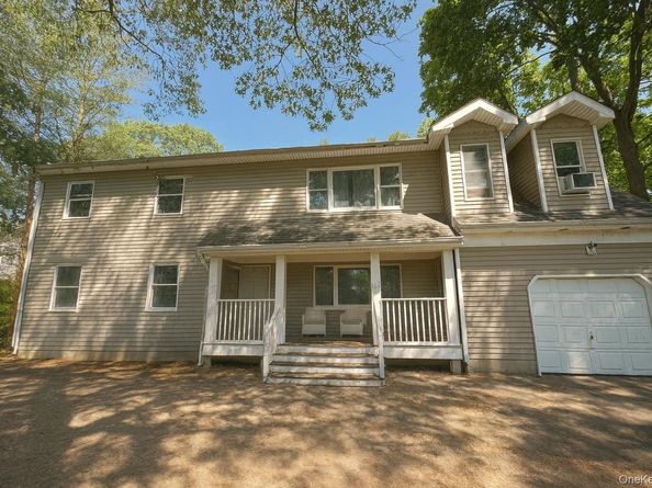 165 5th Street, Saint James NY 11780