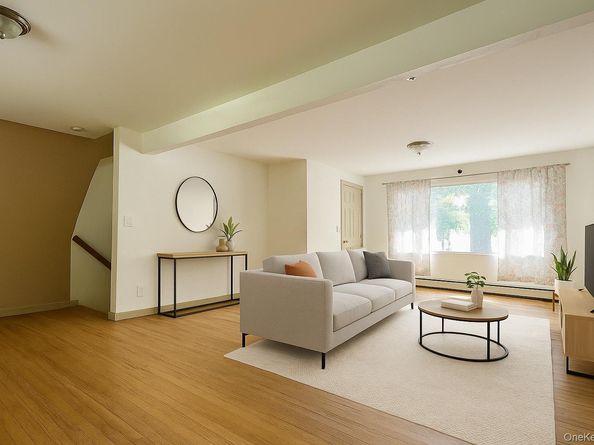 165 5th Street, Saint James NY 11780