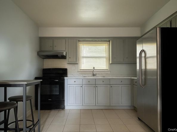 165 5th Street, Saint James NY 11780