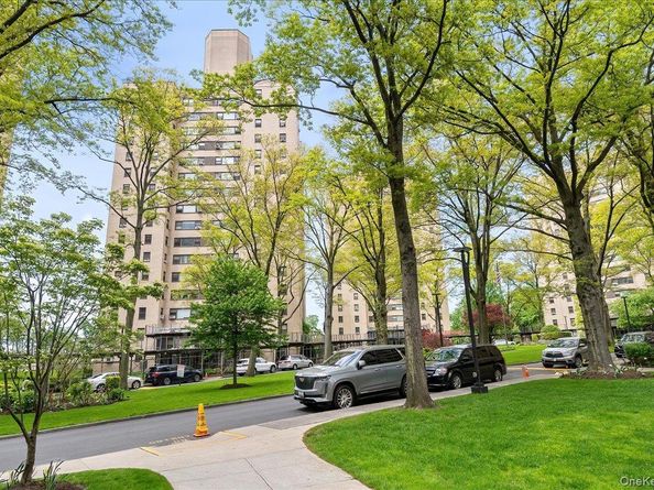 4 Fordham Hill Oval 16C, Bronx NY 10468