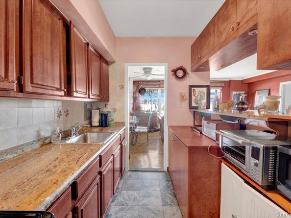 4 Fordham Hill Oval 16C, Bronx NY 10468