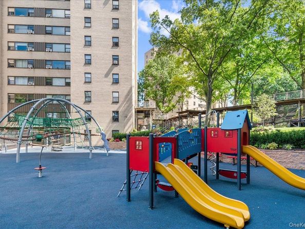 4 Fordham Hill Oval 16C, Bronx NY 10468