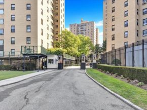 4 Fordham Hill Oval 16C, Bronx NY 10468