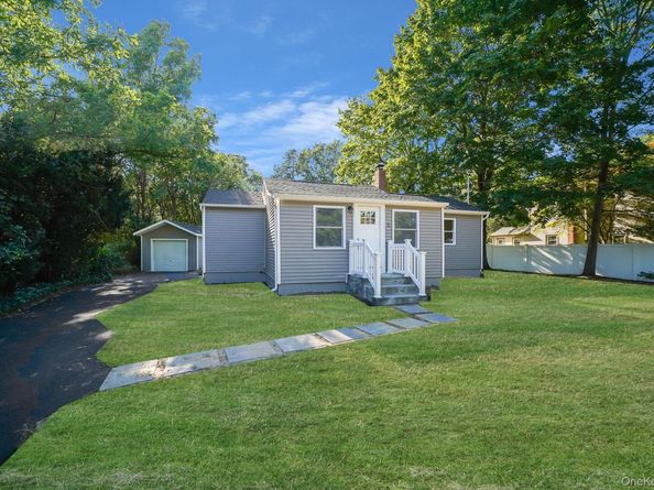 2 Myrtle Lane, Coram NY 11727
