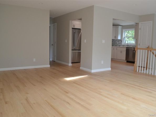 75 Sea Cliff Street, Islip Terrace NY 11752
