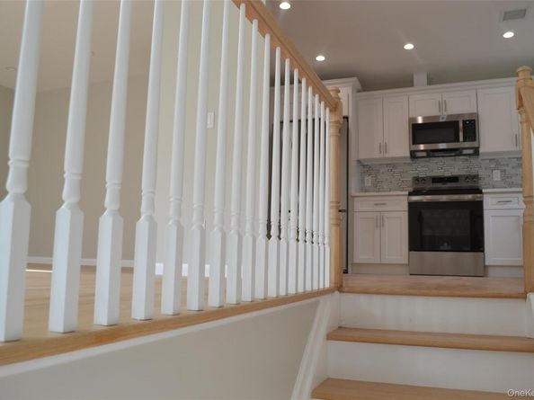 75 Sea Cliff Street, Islip Terrace NY 11752