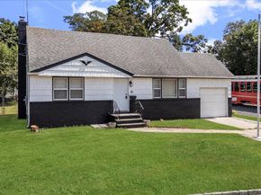55 S Brookside Avenue, Freeport NY 11520