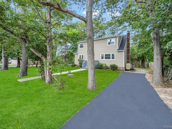 123 Patchogue Avenue, Mastic NY 11950