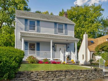 34 Hillview Avenue