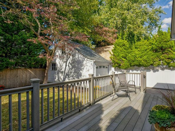34 Hillview Avenue, Port Washington NY 11050