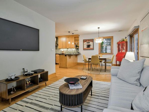 34 Hillview Avenue, Port Washington NY 11050
