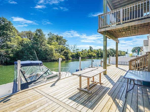 15 Inlet Drive, Lindenhurst NY 11757