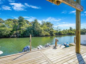 15 Inlet Drive, Lindenhurst NY 11757