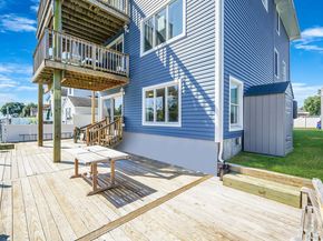 15 Inlet Drive, Lindenhurst NY 11757