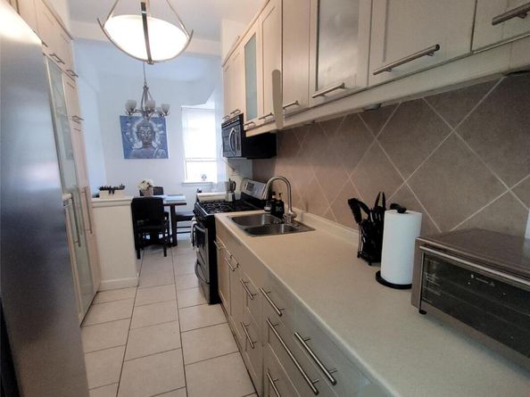 365 Bronx River Road 1H, Yonkers NY 10704
