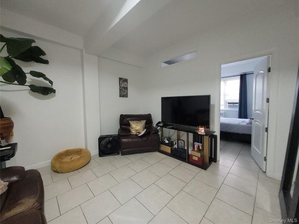 365 Bronx River Road 1H, Yonkers NY 10704