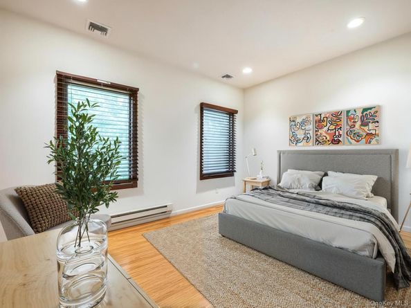 3 West Drive, Manhasset NY 11030