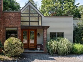 3 West Drive, Manhasset NY 11030