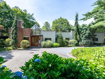 3 West Drive