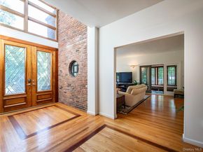 3 West Drive, Manhasset NY 11030