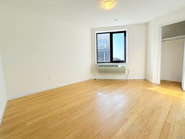 6070 Woodhaven Boulevard 4E, Elmhurst NY 11373