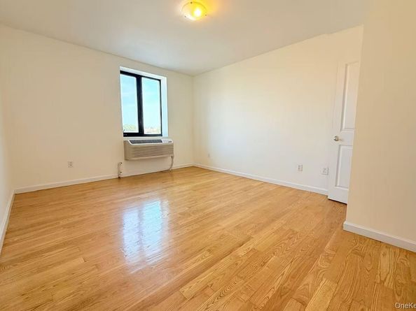 6070 Woodhaven Boulevard 4E, Elmhurst NY 11373
