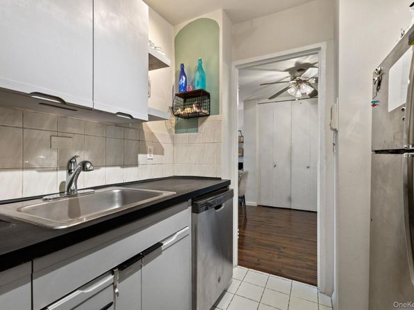 3121 Middletown Road 7L, Bronx NY 10461