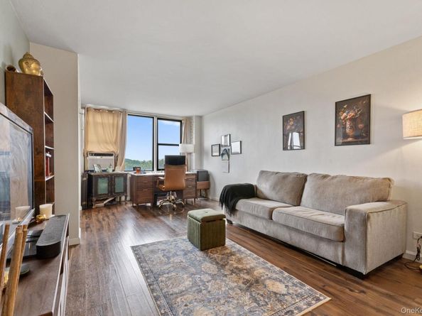 3121 Middletown Road 7L, Bronx NY 10461