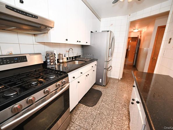 6060 Flushing Avenue, Maspeth NY 11378
