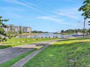 2 Harbor Lane 301, New Rochelle NY 10805