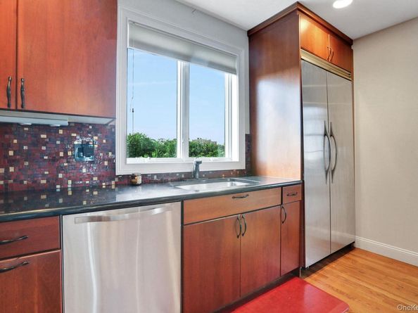 2 Harbor Lane 301, New Rochelle NY 10805