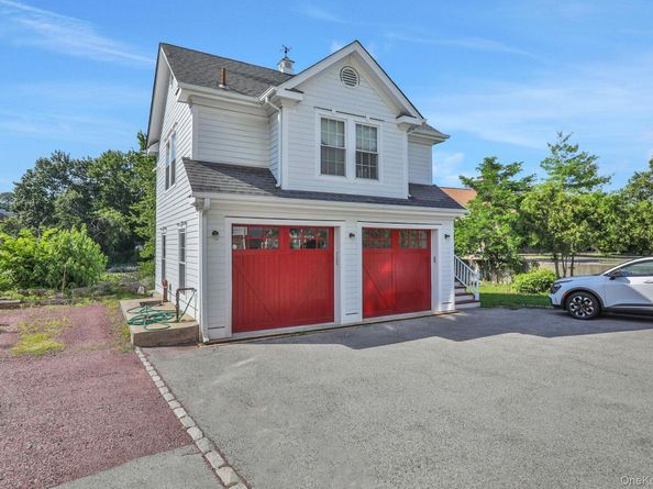 2 Harbor Lane 301, New Rochelle NY 10805