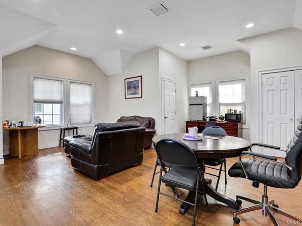 2 Harbor Lane 301, New Rochelle NY 10805