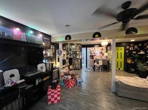 121 West Avenue, Hicksville NY 11801